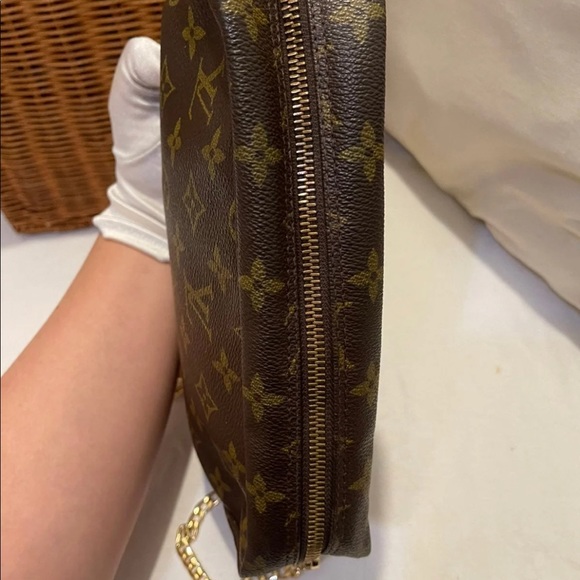 Authentic Louis Vuitton Crossbody handbag - Picture 8 of 12